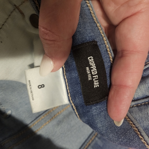 Express Cropped Flare, Size 8 - Picture 2 of 4